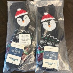 Northeast Outfitters Men's Cozy Cabin Socks Two NWT Pairs Penguins Aloe Infused